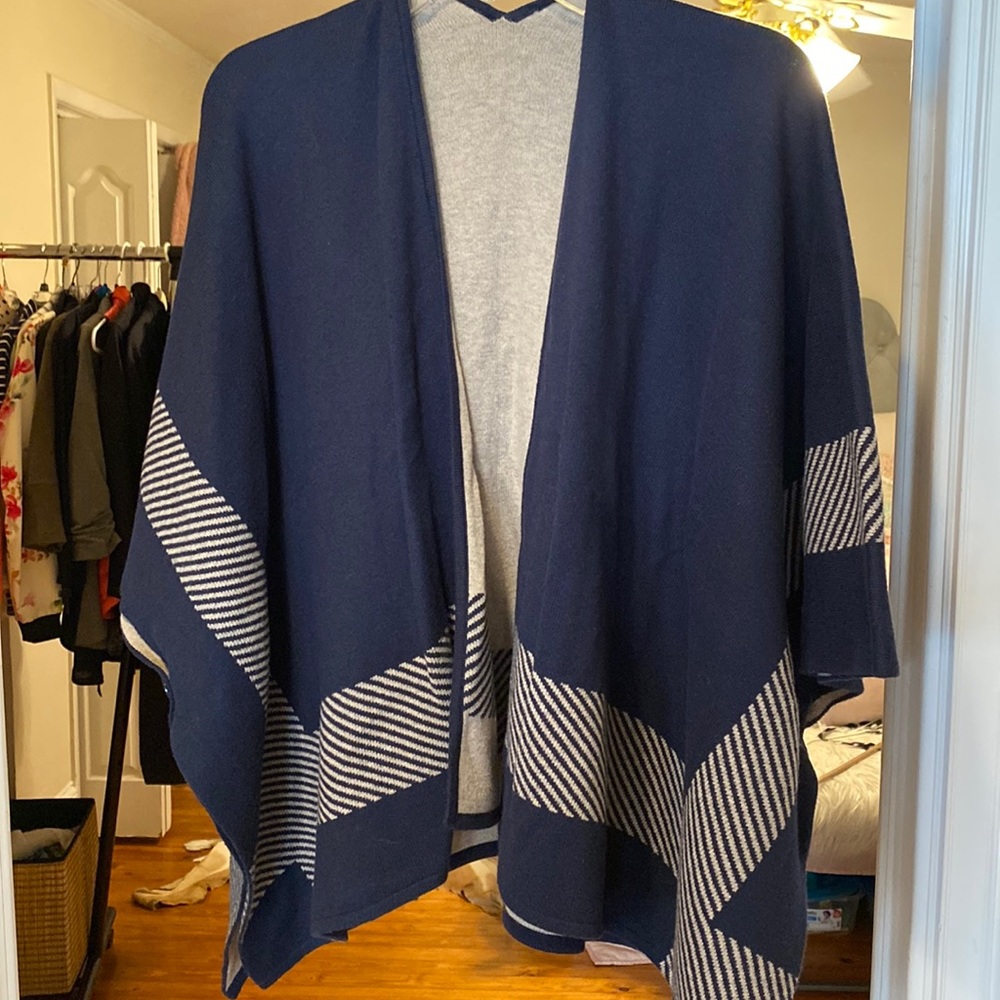 Cabi reversible sweater wrap